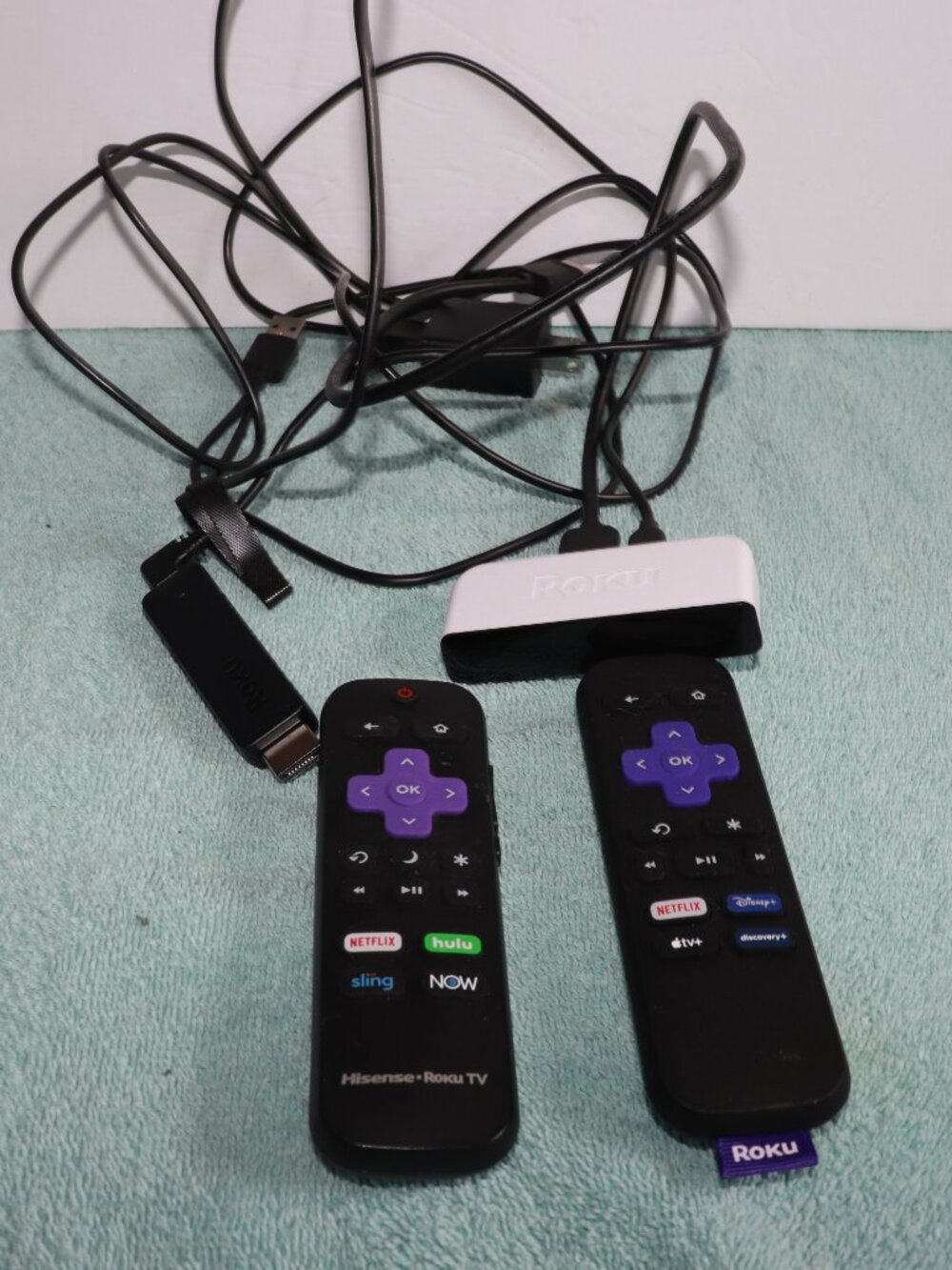 Lot of 2 Roku Streaming Stick and 2 Remote Controllers Untested